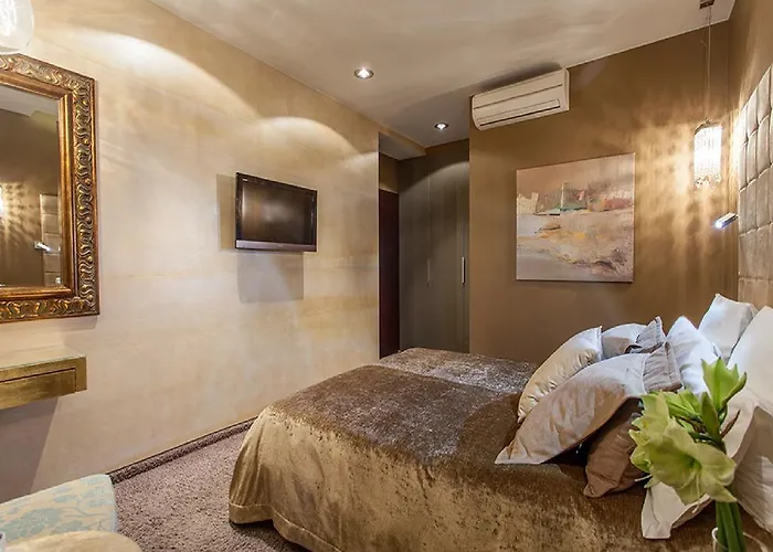 Soleil Boutique H Bed and Breakfast Σόποτ